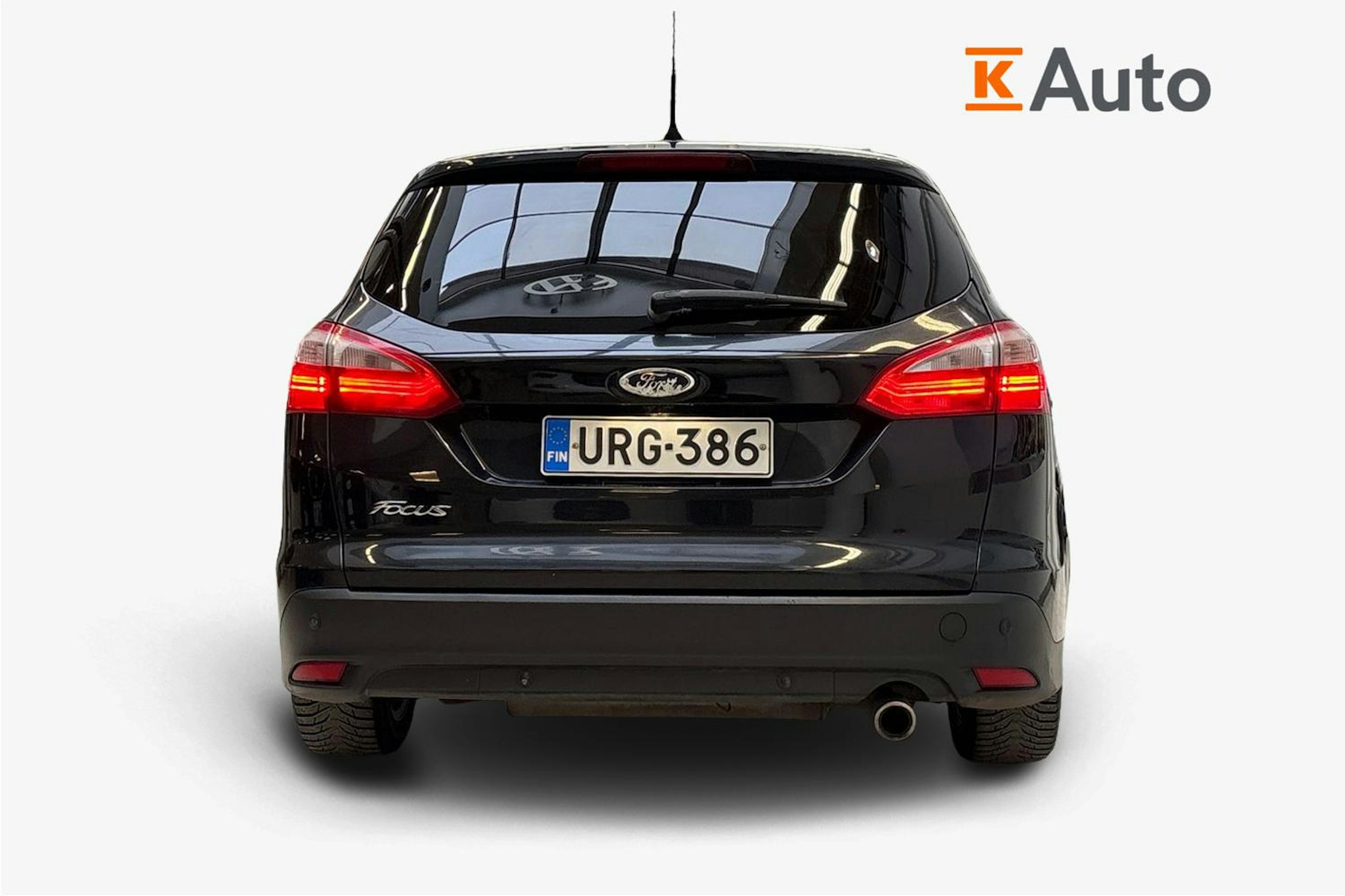 Musta Ford FOCUS 2012 kuva 3.