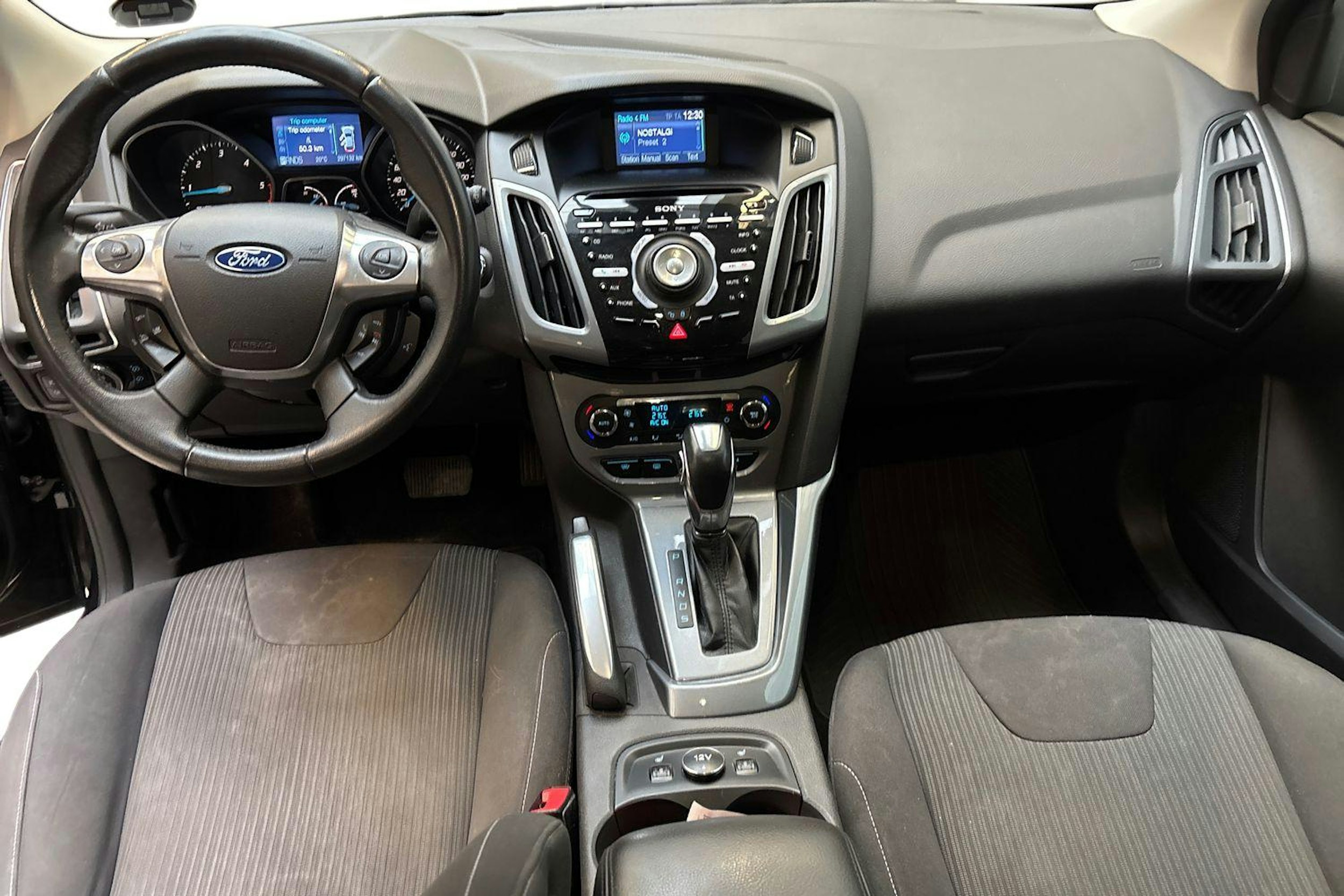 Musta Ford FOCUS 2012 kuva 7.