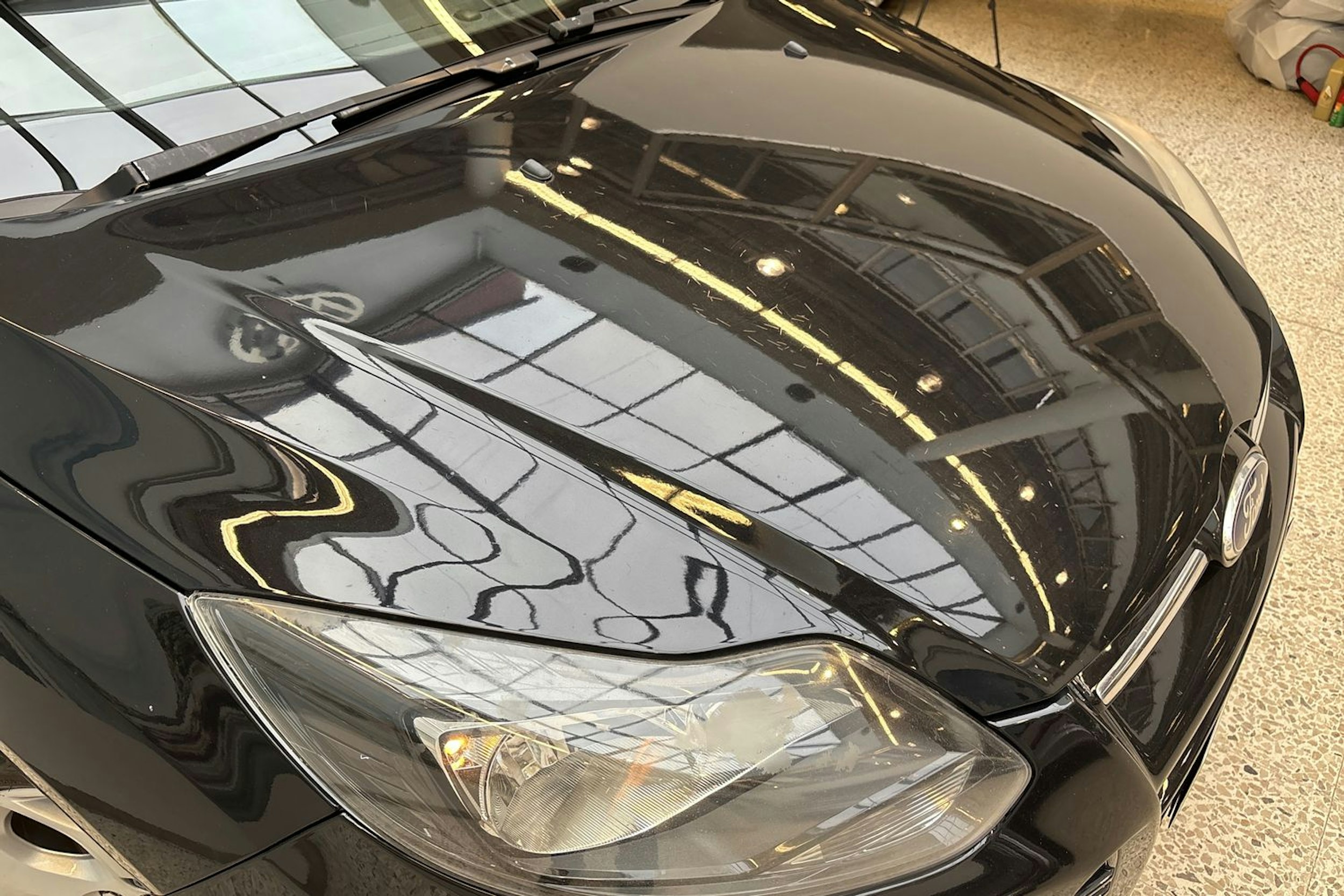 Musta Ford FOCUS 2012 kuva 14.