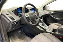sininen Ford Focus 2012 kuva 3.