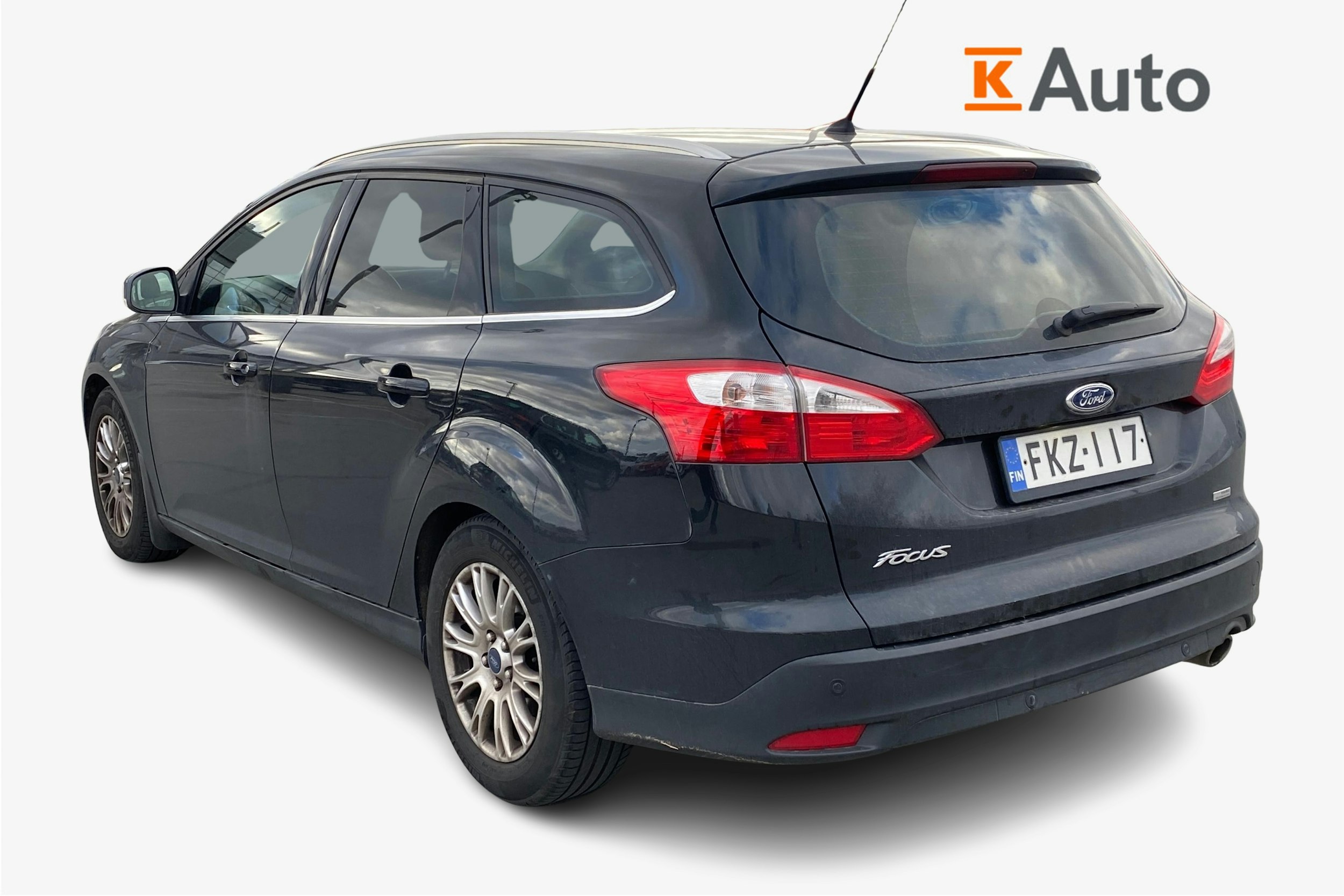 Musta Ford FOCUS 2013 kuva 2.