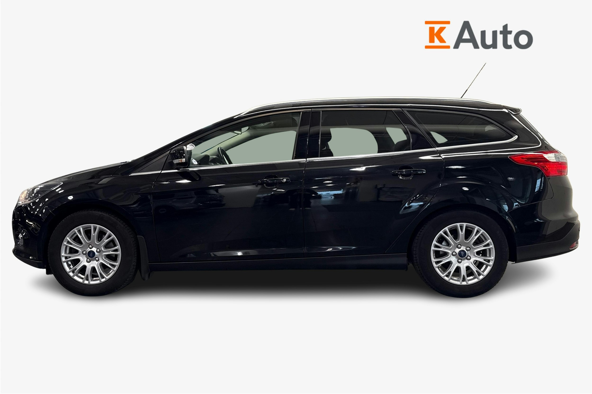 Musta Ford FOCUS 2013 kuva 6.