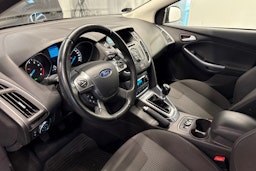 Musta Ford FOCUS 2013 kuva 7.