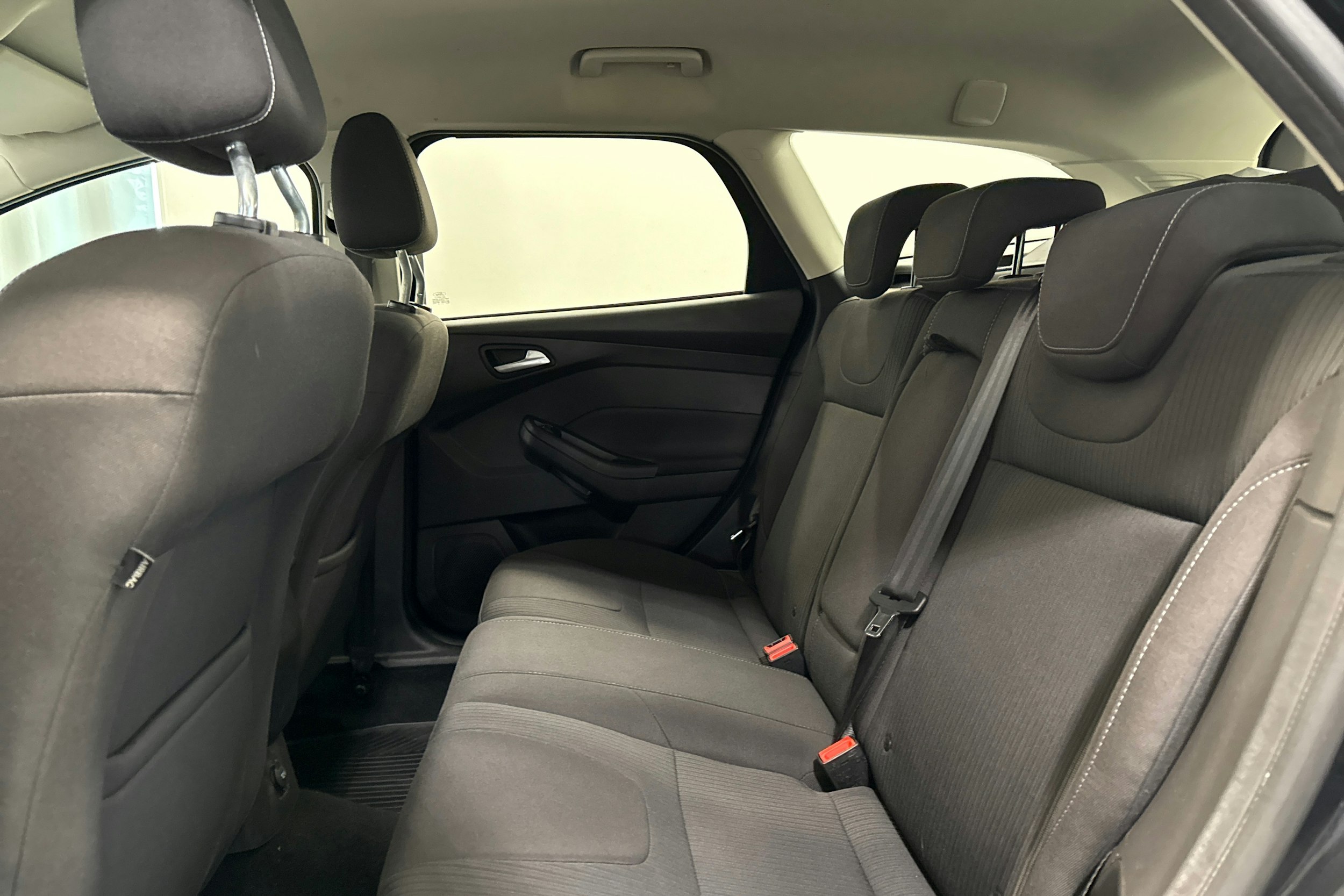 Musta Ford FOCUS 2013 kuva 10.