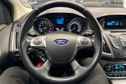 Musta Ford FOCUS 2013 kuva 15.