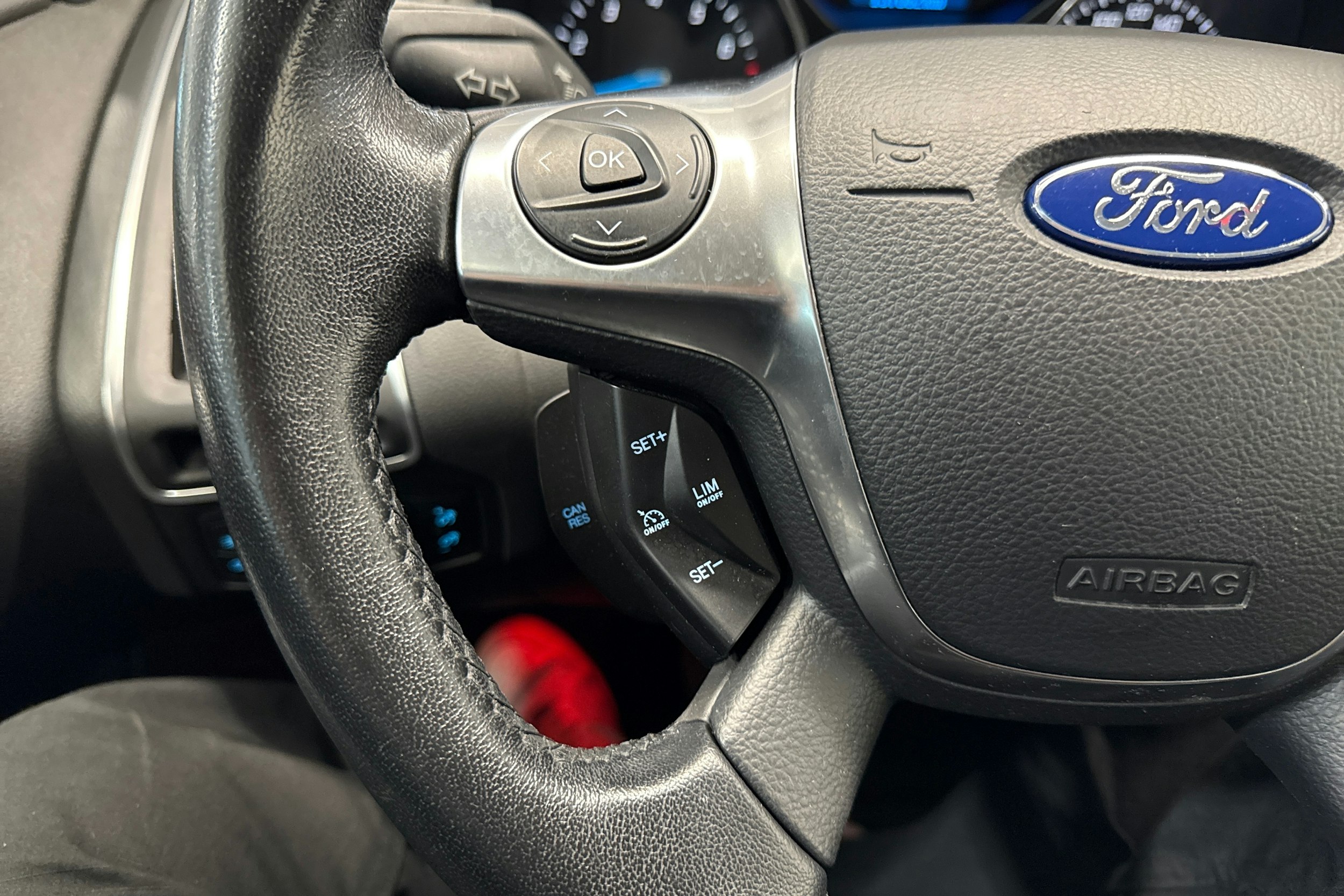 Musta Ford FOCUS 2013 kuva 16.