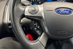 Musta Ford FOCUS 2013 kuva 16.