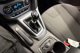 Musta Ford FOCUS 2013 kuva 18.