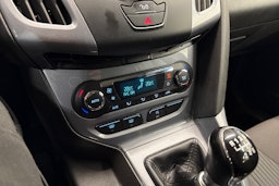 Musta Ford FOCUS 2013 kuva 19.