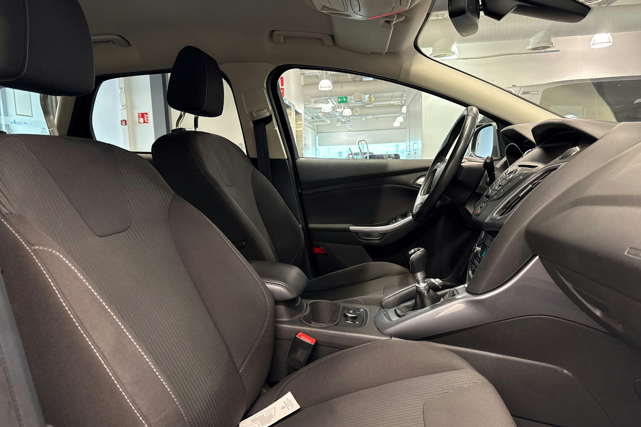 Musta Ford FOCUS 2013 kuva 21.