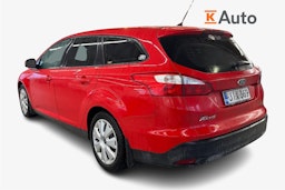 punainen Ford Focus 2013 kuva 2.