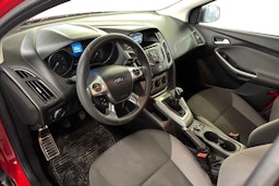 punainen Ford Focus 2013 kuva 3.