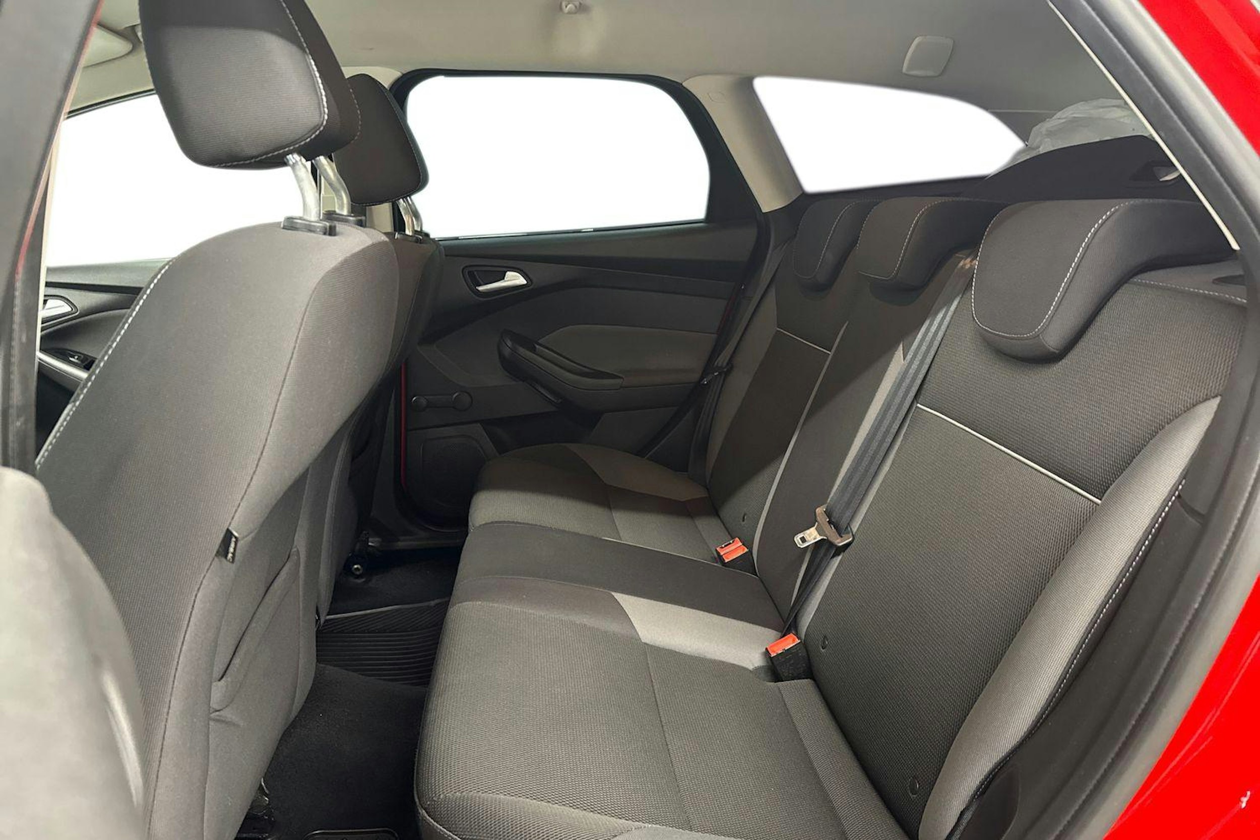 punainen Ford Focus 2013 kuva 8.