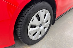 punainen Ford Focus 2013 kuva 10.