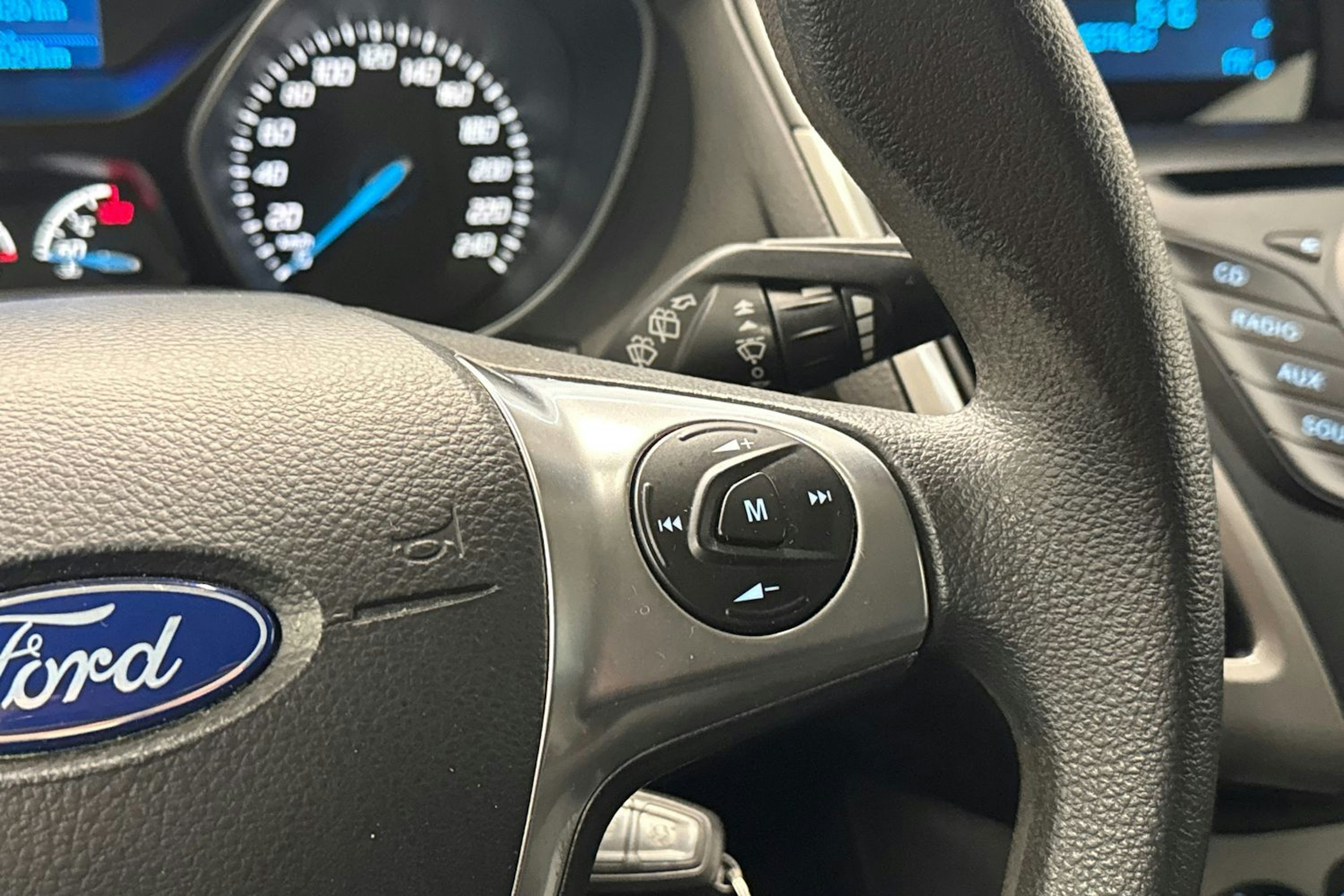 punainen Ford Focus 2013 kuva 13.