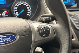 punainen Ford Focus 2013 kuva 13.