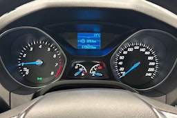 punainen Ford Focus 2013 kuva 14.