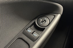 punainen Ford Focus 2013 kuva 18.