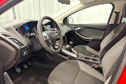 punainen Ford Focus 2013 kuva 21.
