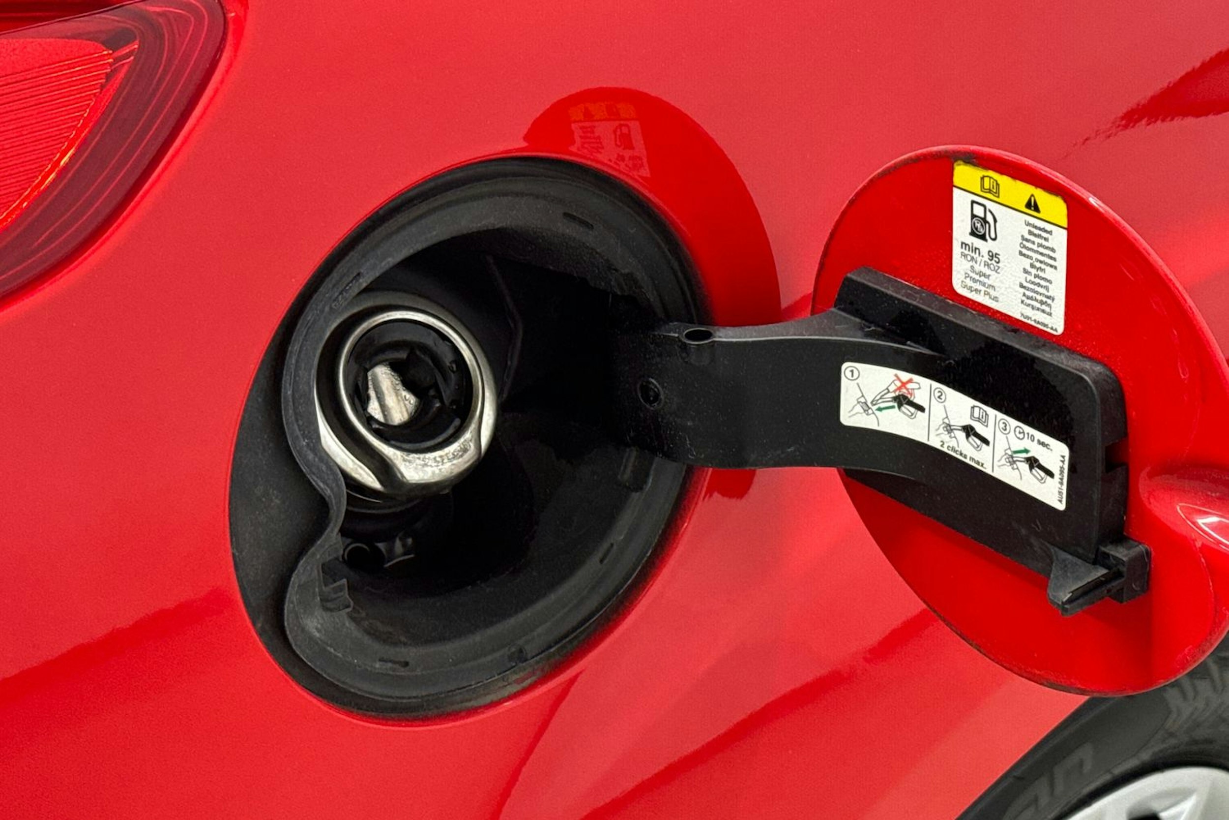 punainen Ford Focus 2013 kuva 22.