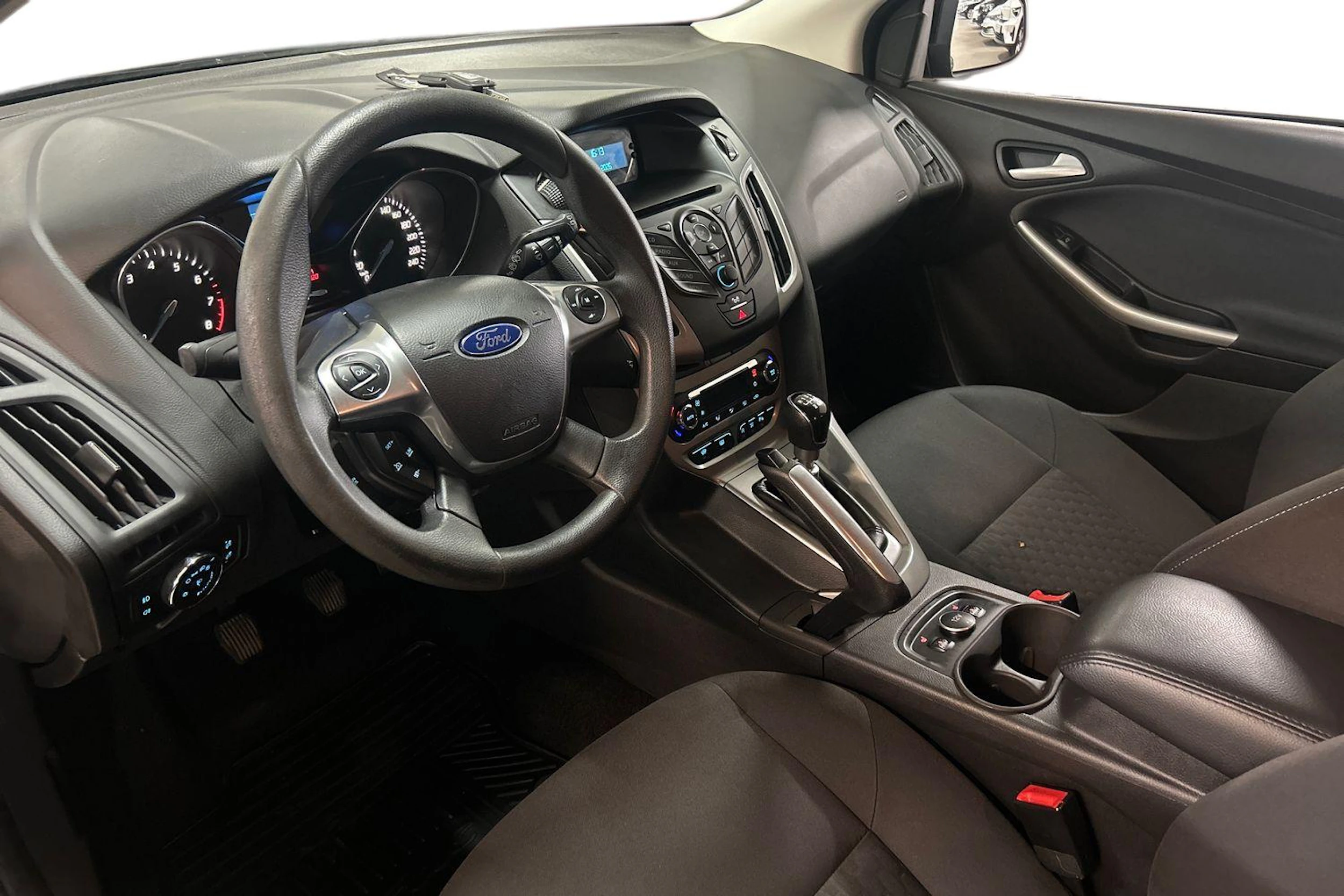 musta Ford Focus 2013 kuva 3.