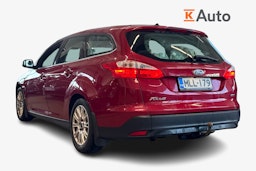 Punainen Ford FOCUS 2013 kuva 2.