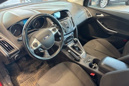 Punainen Ford FOCUS 2013 kuva 3.