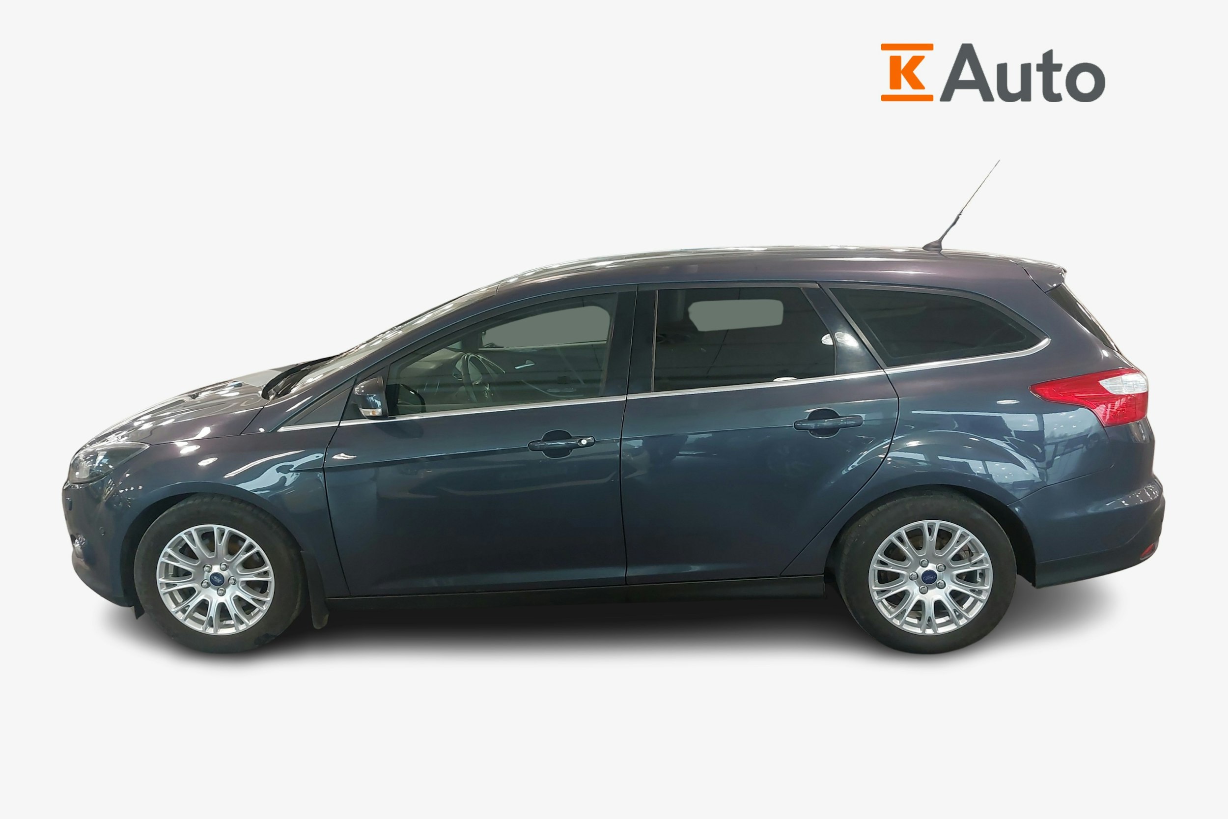 Harmaa Ford FOCUS 2013 kuva 5.