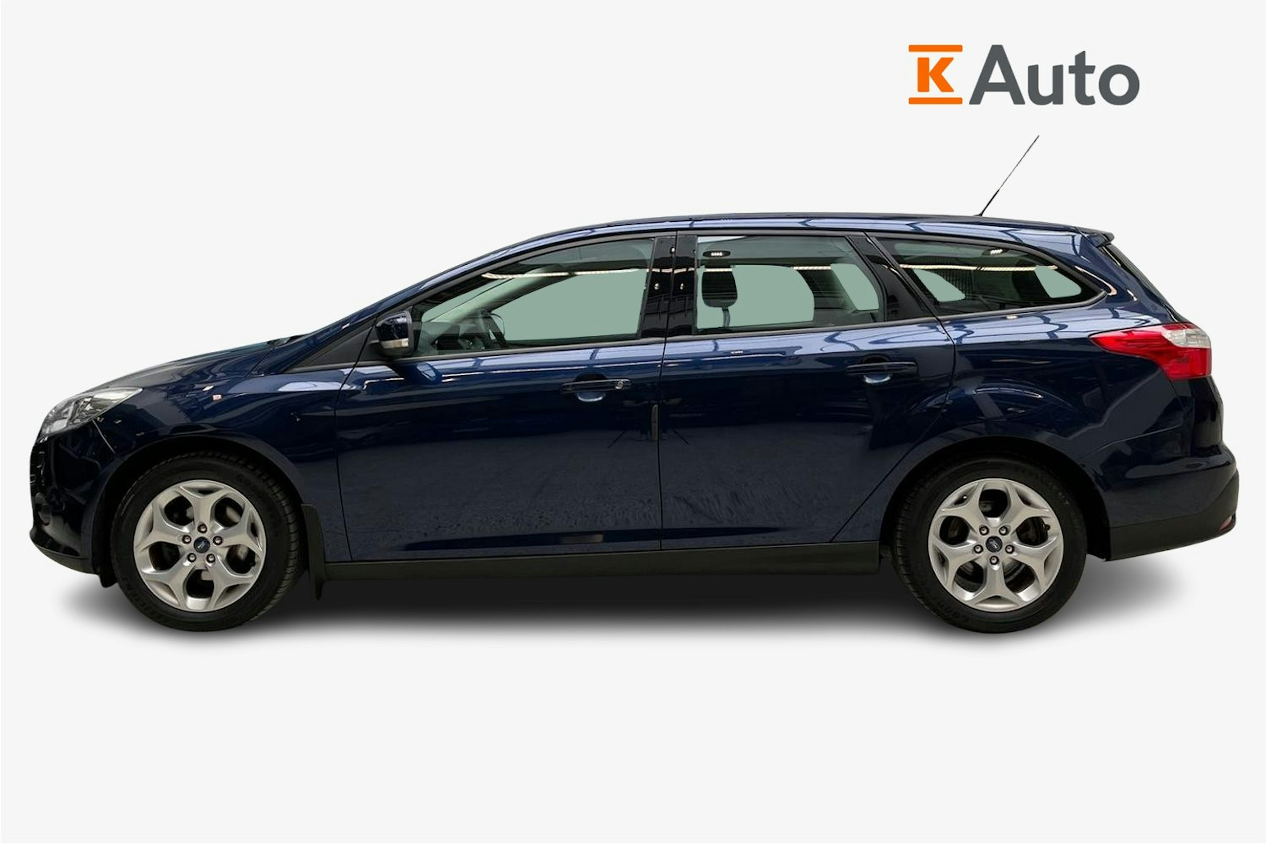 sininen Ford Focus 2013 kuva 6.