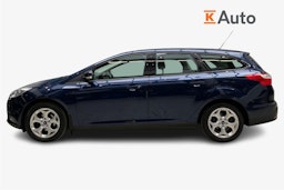 sininen Ford Focus 2013 kuva 6.