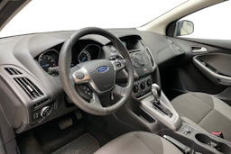 sininen Ford Focus 2013 kuva 7.