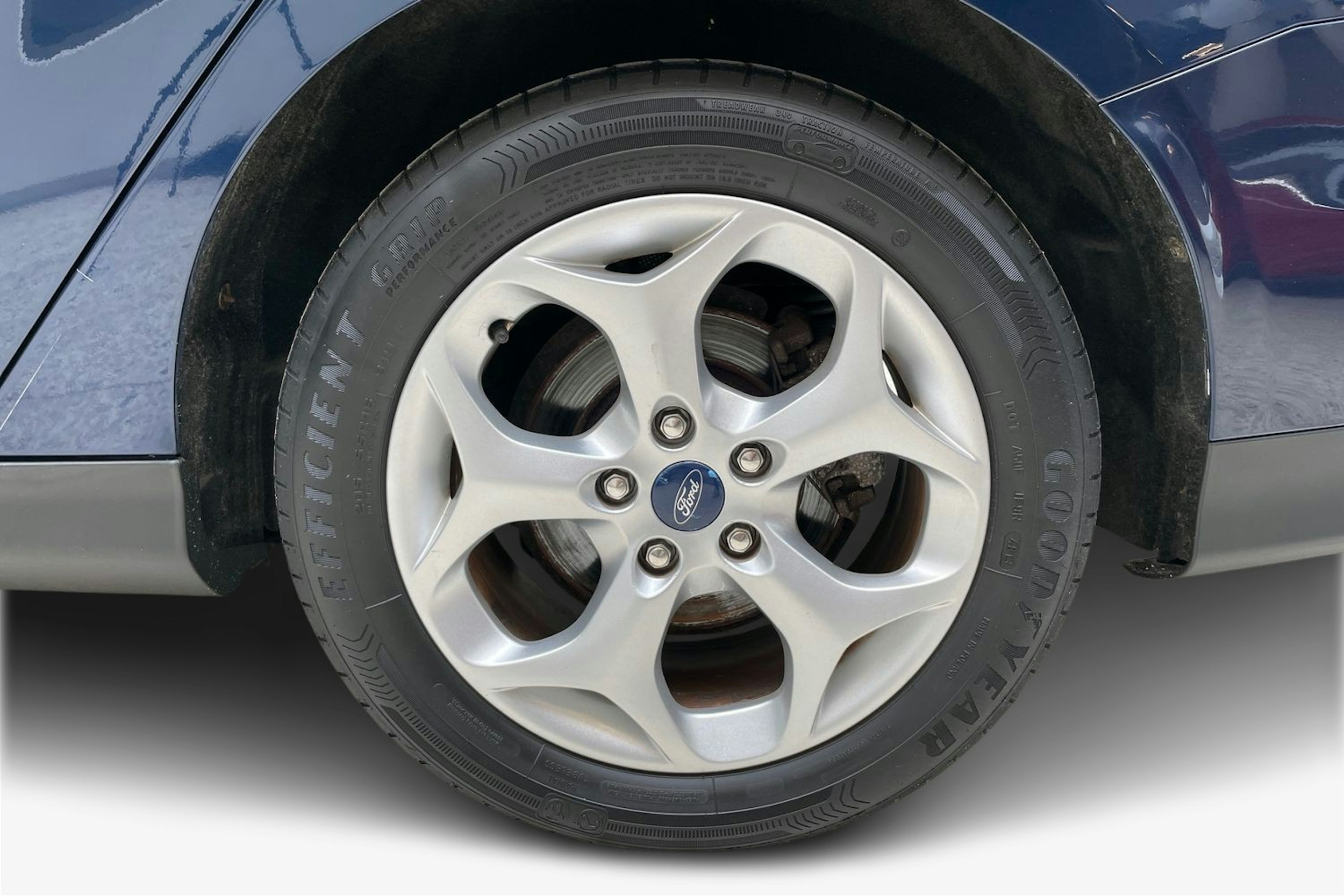 sininen Ford Focus 2013 kuva 11.