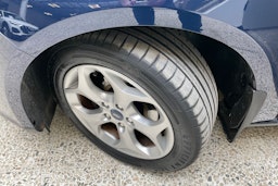 sininen Ford Focus 2013 kuva 13.