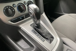 sininen Ford Focus 2013 kuva 21.