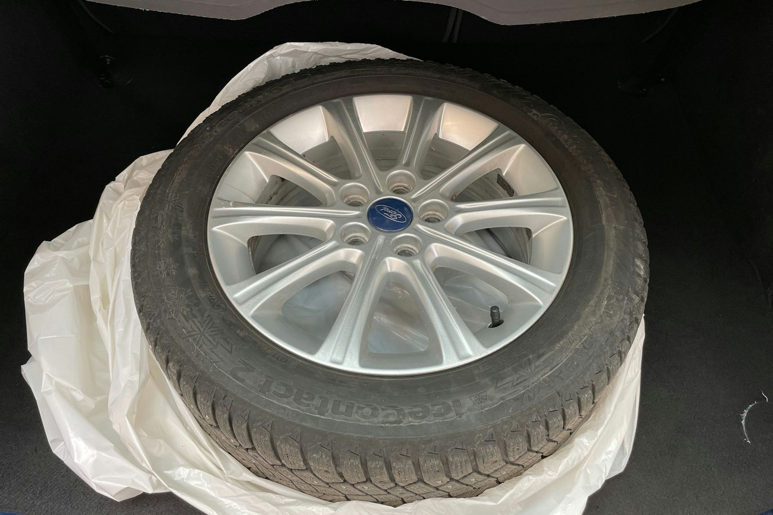 sininen Ford Focus 2013 kuva 23.