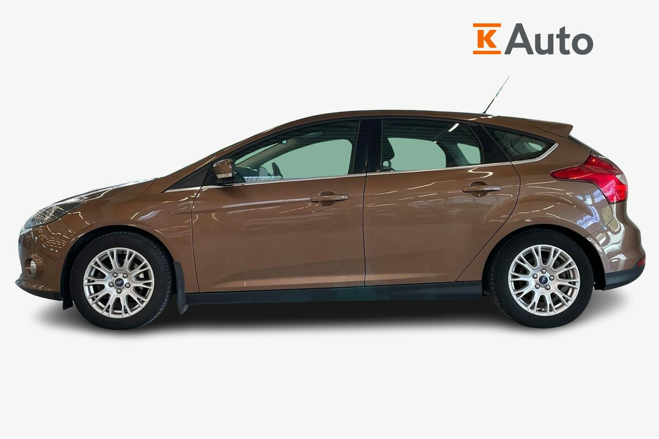 ruskea (beige) Ford Focus 2013 kuva 6.