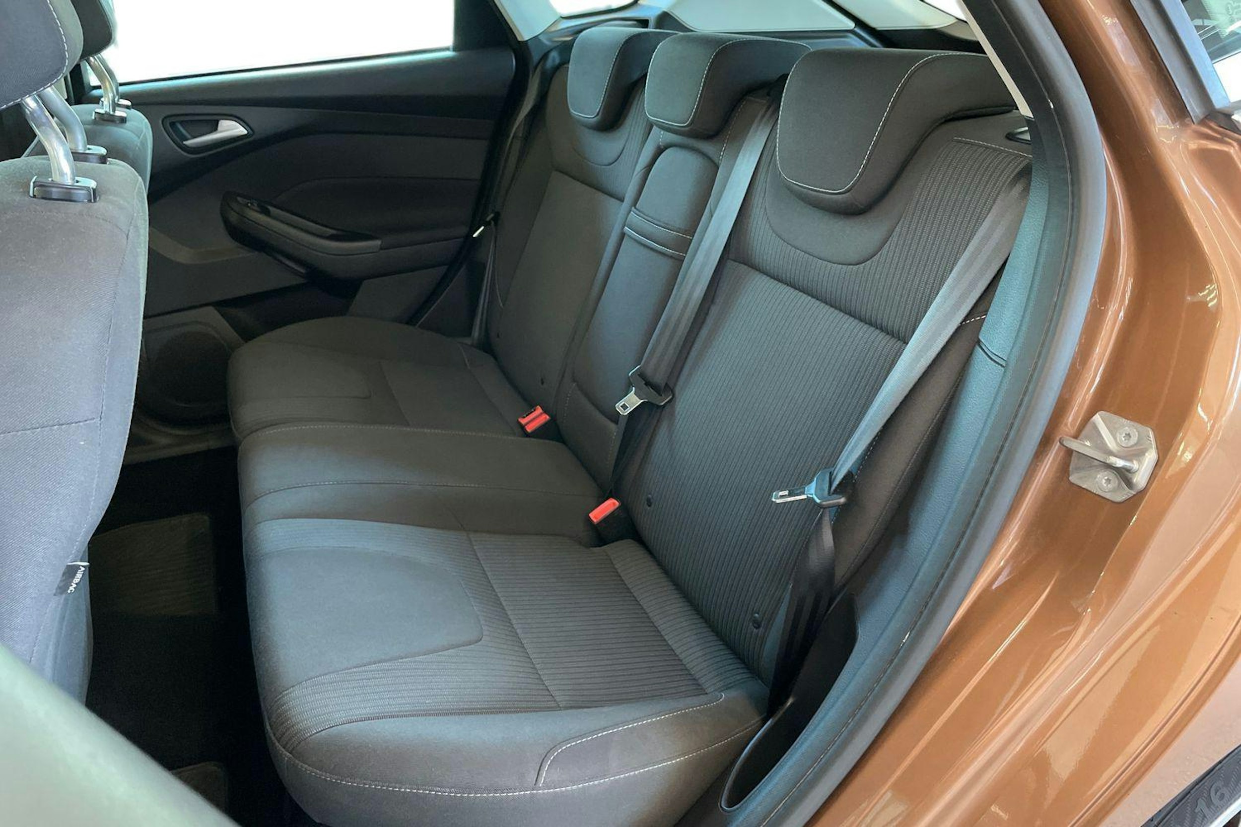 ruskea (beige) Ford Focus 2013 kuva 10.