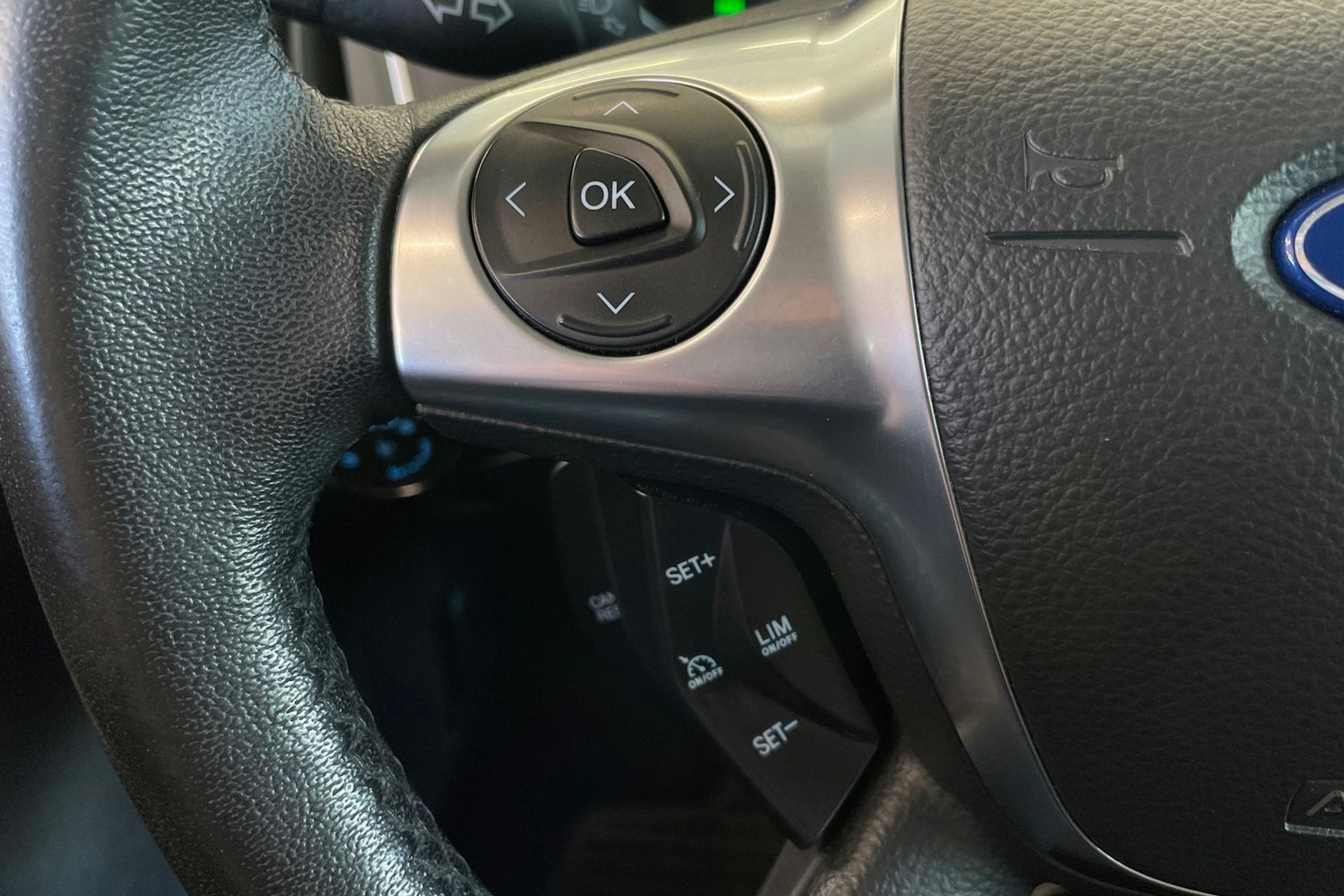 ruskea (beige) Ford Focus 2013 kuva 17.