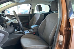 ruskea (beige) Ford Focus 2013 kuva 23.