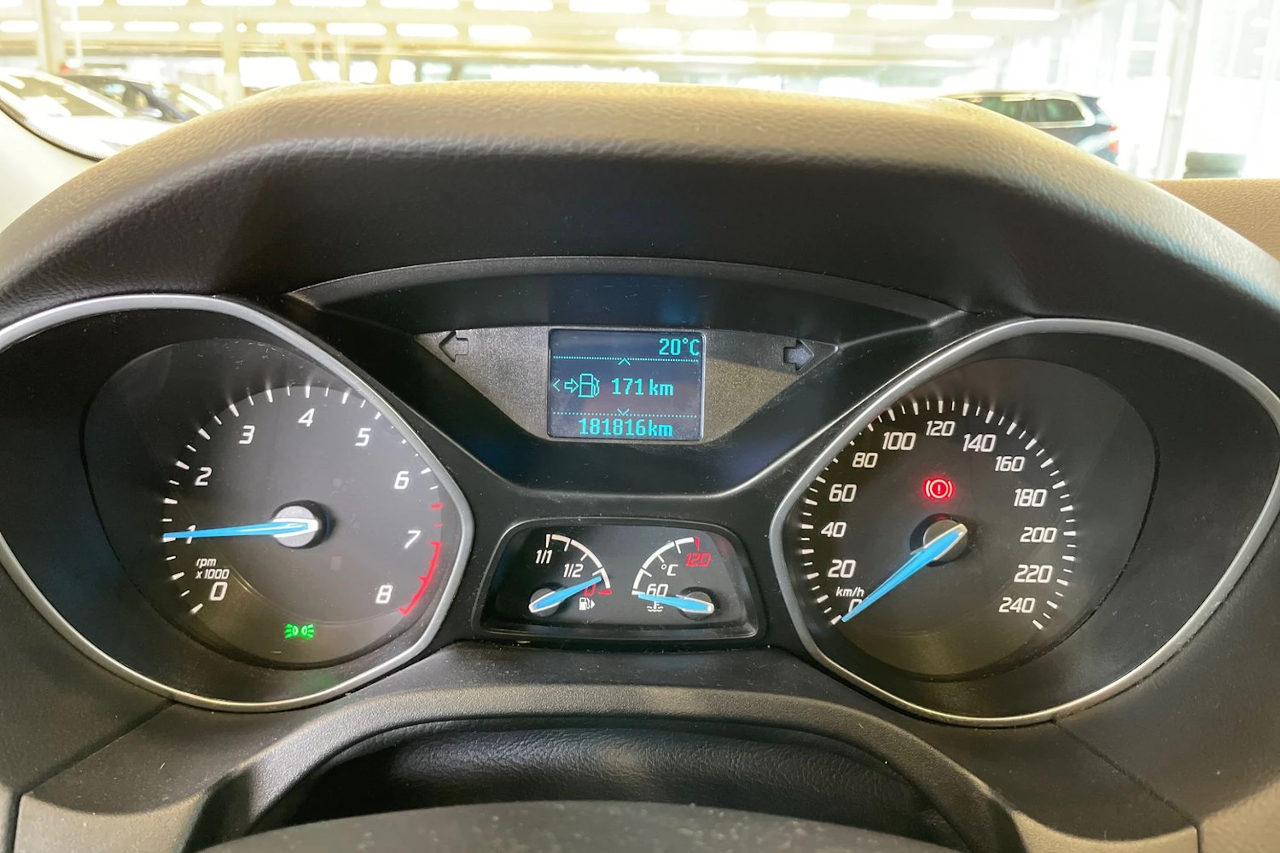 punainen Ford Focus 2013 kuva 15.