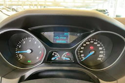 punainen Ford Focus 2013 kuva 15.