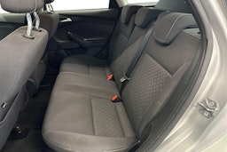 harmaa Ford Focus 2014 kuva 10.
