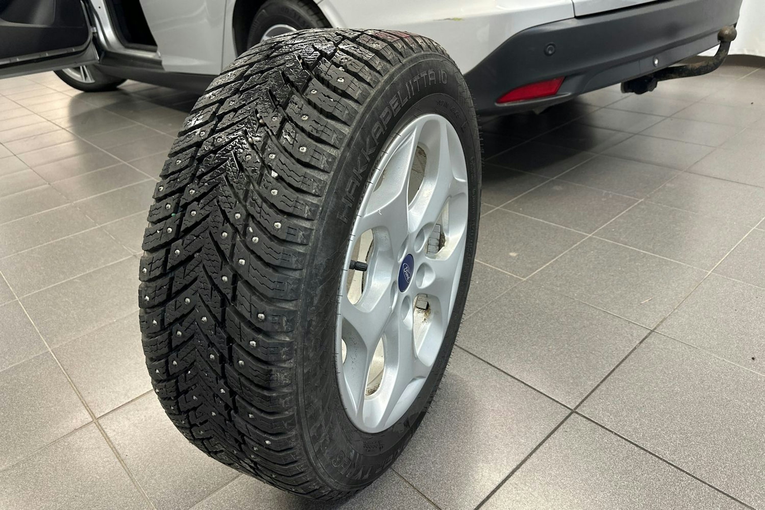 harmaa Ford Focus 2014 kuva 13.