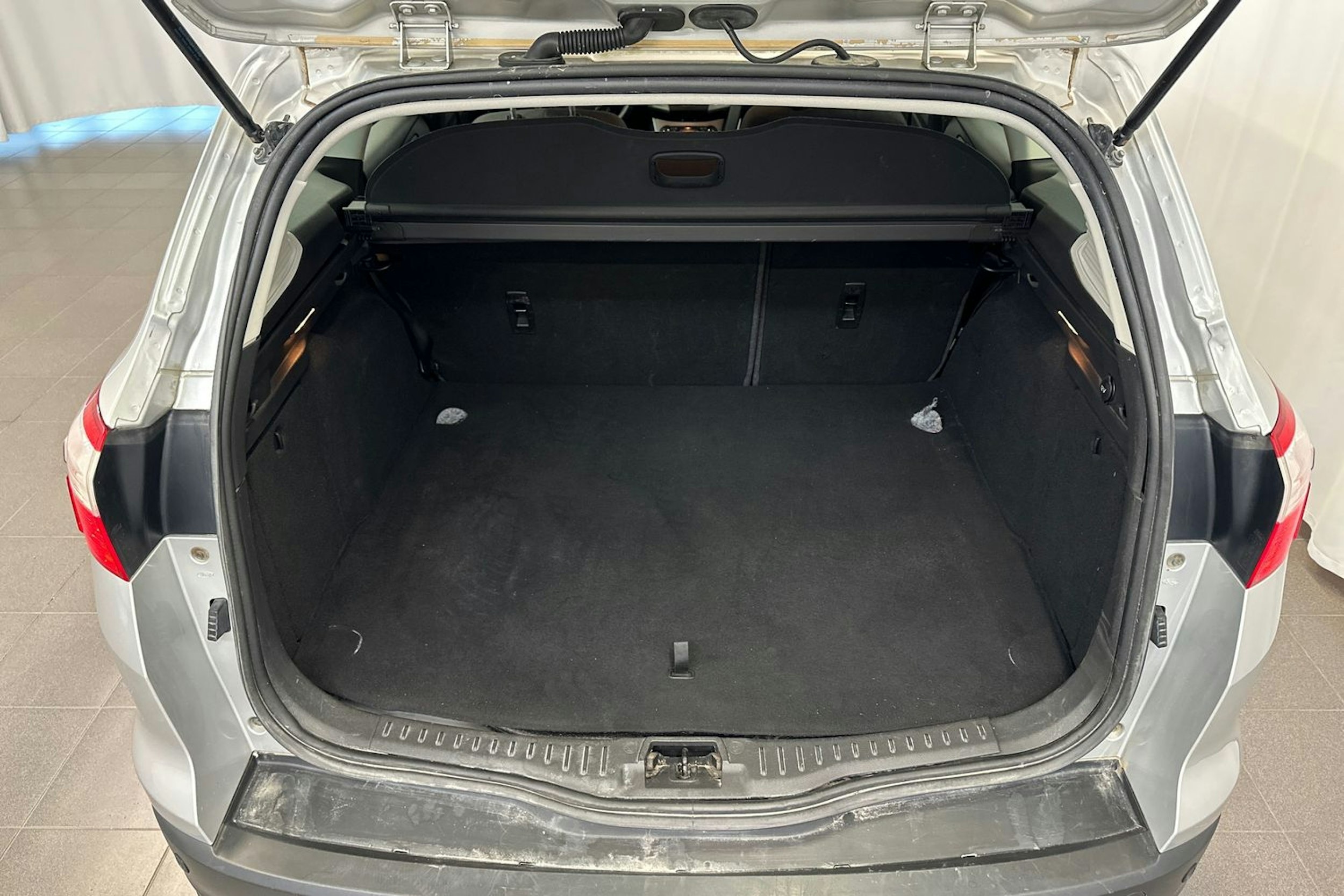 harmaa Ford Focus 2014 kuva 14.