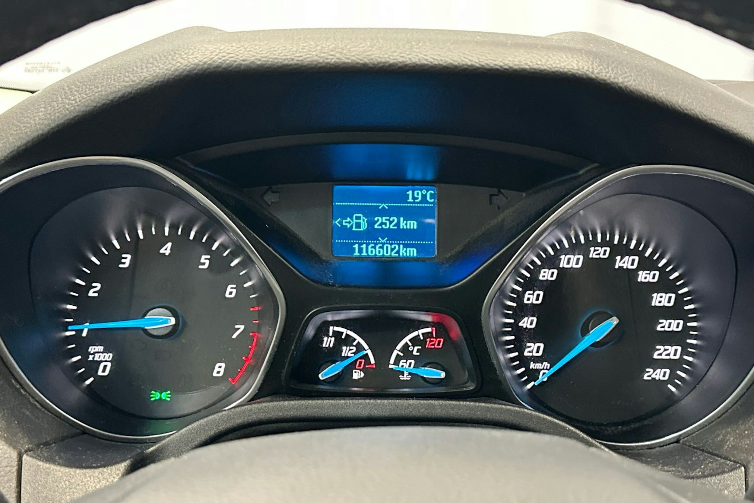 harmaa Ford Focus 2014 kuva 15.