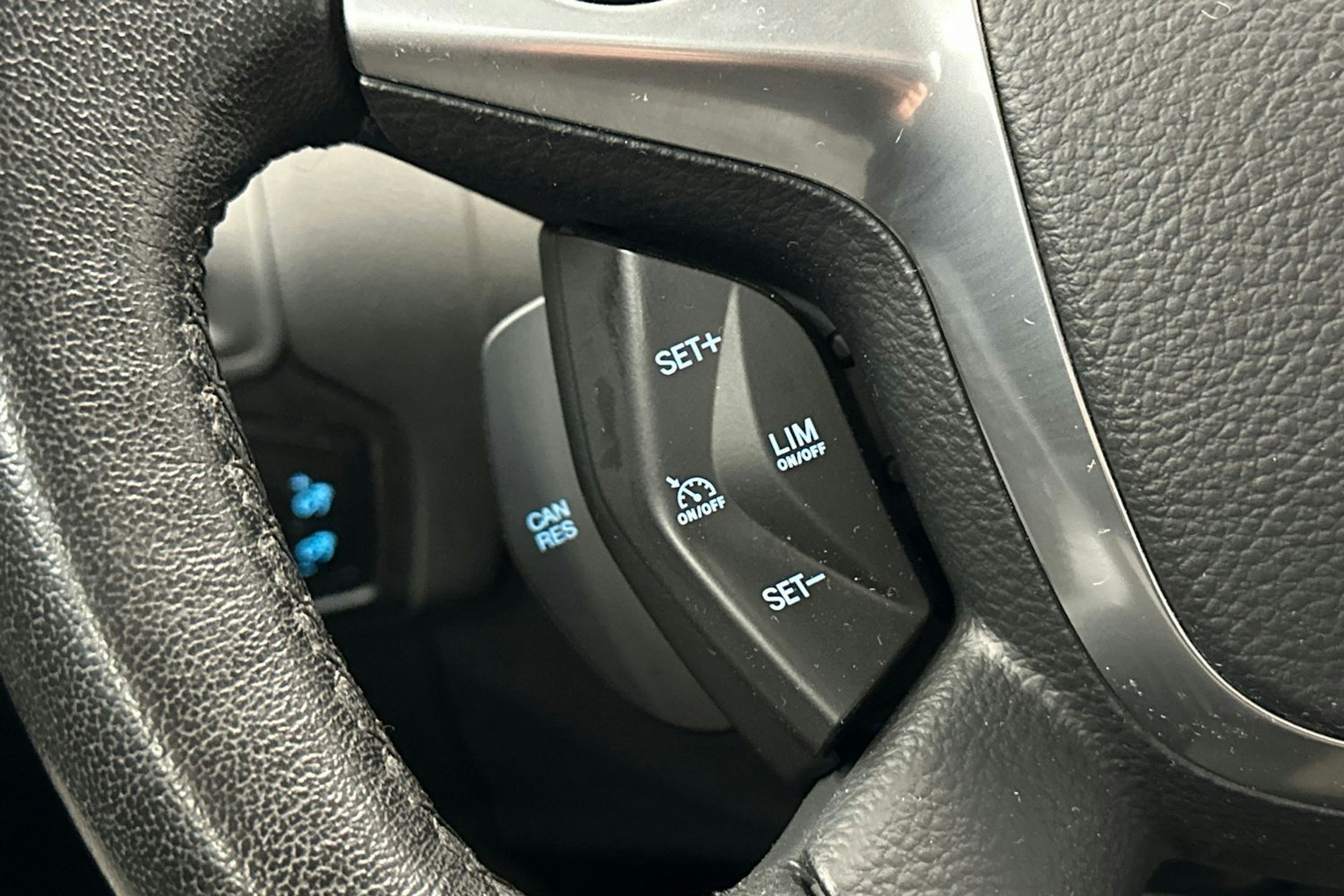 harmaa Ford Focus 2014 kuva 16.