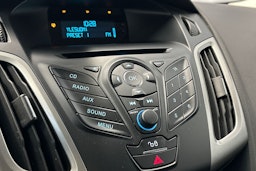 harmaa Ford Focus 2014 kuva 18.