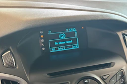 valkoinen Ford Focus 2014 kuva 15.
