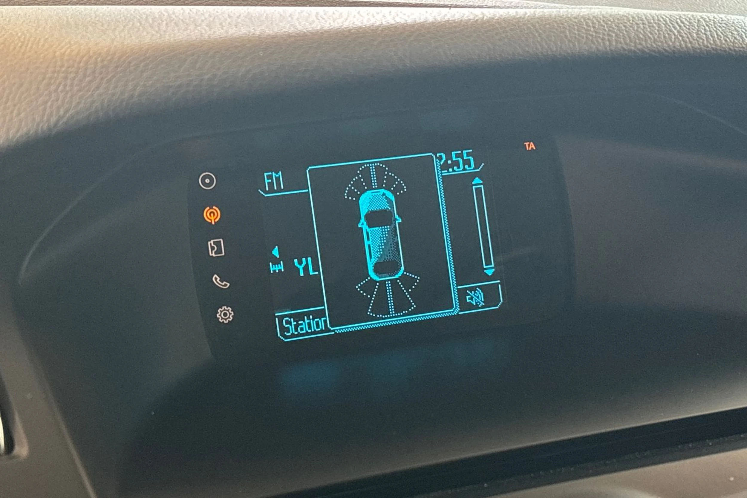 valkoinen Ford Focus 2014 kuva 16.