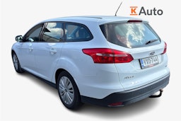valkoinen Ford Focus 2014 kuva 2.